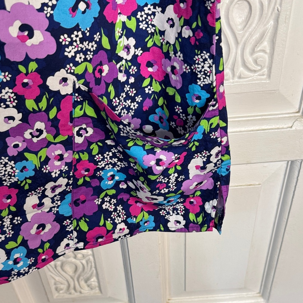 Scrub Top - Picture 2 of 11